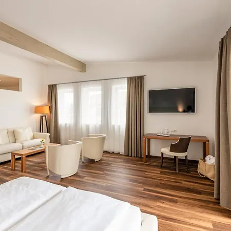 Mandelhof Otel 4*