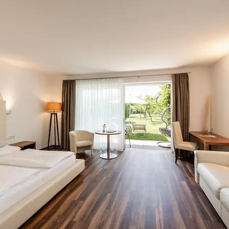 Mandelhof Otel 4*